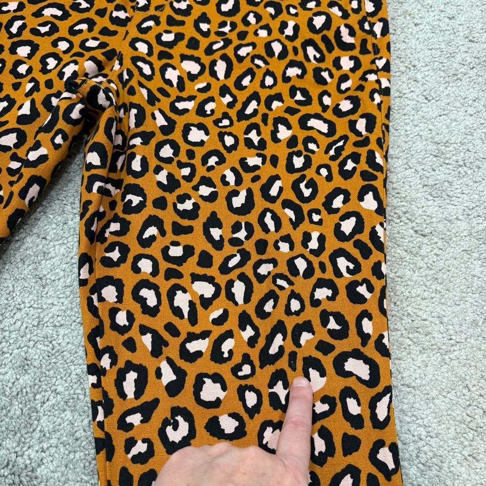 NWT Old Navy Leopard Pixie Ankle Pants Size 8 NWT - image 12